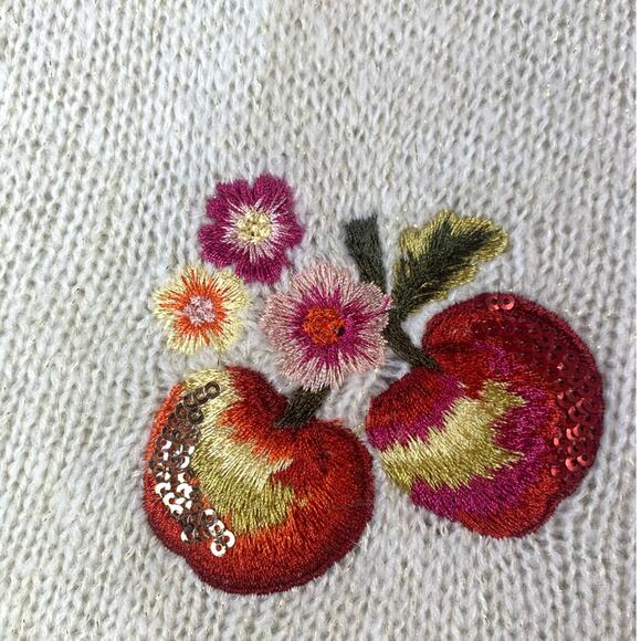 LC Lauren Conrad Disney Sweater Snow White Embroidered Knit Size Medium - Picture 5 of 9